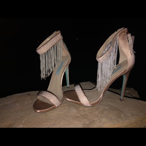 Stunning  Betsey Johnson heels - Picture 1 of 6